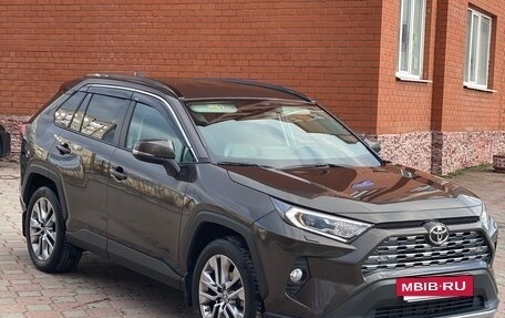Toyota RAV4, 2021 год, 4 650 000 рублей, 4 фотография