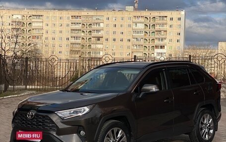 Toyota RAV4, 2021 год, 4 650 000 рублей, 2 фотография