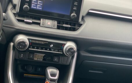 Toyota RAV4, 2021 год, 4 650 000 рублей, 14 фотография