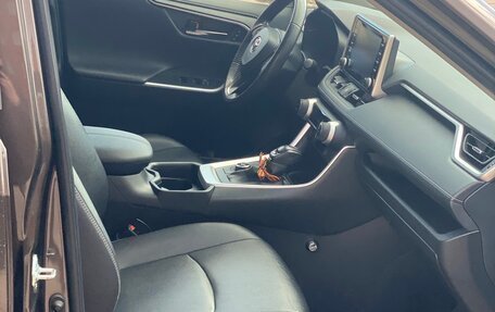 Toyota RAV4, 2021 год, 4 650 000 рублей, 13 фотография