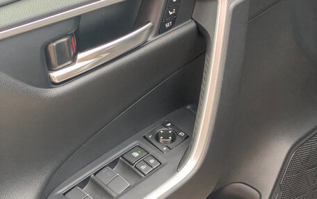 Toyota RAV4, 2021 год, 4 650 000 рублей, 15 фотография