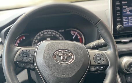 Toyota RAV4, 2021 год, 4 650 000 рублей, 11 фотография