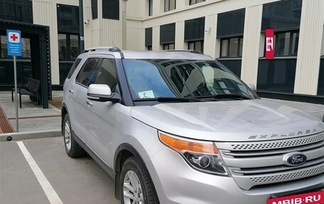 Ford Explorer VI, 2013 год, 1 400 000 рублей, 2 фотография