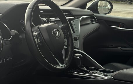 Toyota Camry, 2020 год, 2 850 000 рублей, 8 фотография