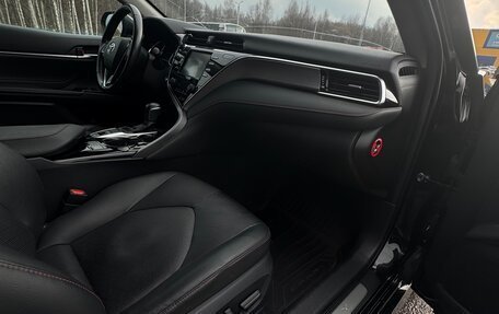 Toyota Camry, 2020 год, 2 850 000 рублей, 10 фотография