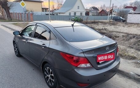 Hyundai Solaris II рестайлинг, 2011 год, 650 000 рублей, 3 фотография