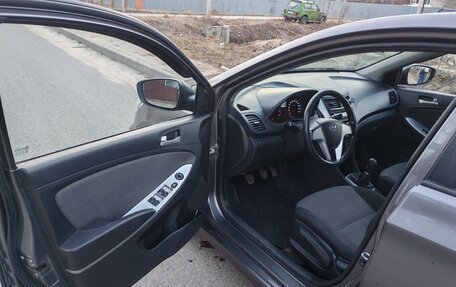 Hyundai Solaris II рестайлинг, 2011 год, 650 000 рублей, 13 фотография