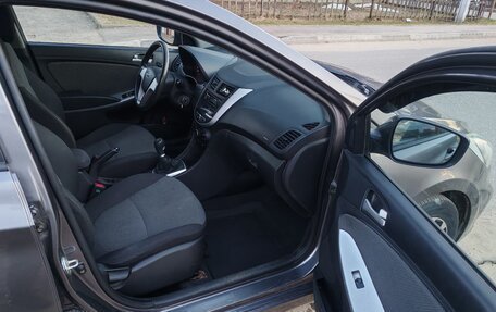 Hyundai Solaris II рестайлинг, 2011 год, 650 000 рублей, 20 фотография