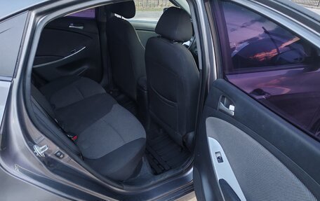 Hyundai Solaris II рестайлинг, 2011 год, 650 000 рублей, 19 фотография