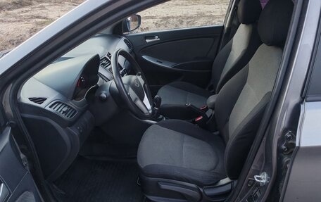 Hyundai Solaris II рестайлинг, 2011 год, 650 000 рублей, 14 фотография