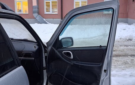 Chevrolet Niva I рестайлинг, 2012 год, 280 000 рублей, 6 фотография