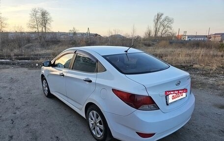 Hyundai Solaris II рестайлинг, 2012 год, 550 000 рублей, 3 фотография
