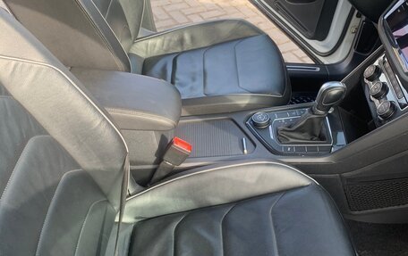 Volkswagen Tiguan II, 2017 год, 2 500 000 рублей, 10 фотография