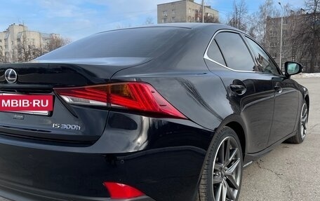 Lexus IS III, 2019 год, 3 190 000 рублей, 24 фотография