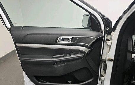 Ford Explorer VI, 2017 год, 2 168 000 рублей, 11 фотография