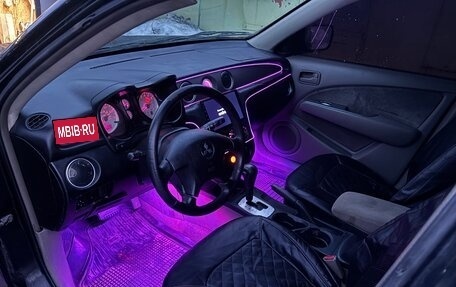 Mitsubishi Outlander III рестайлинг 3, 2002 год, 400 000 рублей, 8 фотография