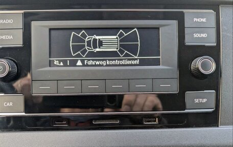 Volkswagen Caravelle T6 рестайлинг, 2023 год, 4 650 000 рублей, 7 фотография