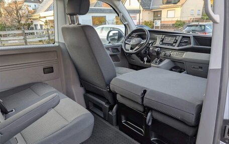 Volkswagen Caravelle T6 рестайлинг, 2023 год, 4 650 000 рублей, 9 фотография