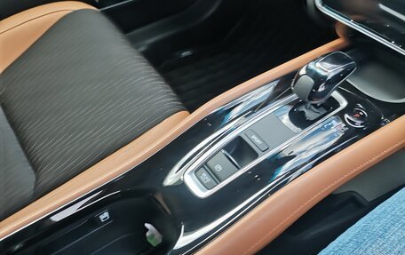 Honda Vezel, 2019 год, 1 900 000 рублей, 5 фотография