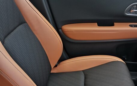 Honda Vezel, 2019 год, 1 900 000 рублей, 6 фотография