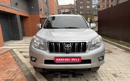 Toyota Land Cruiser Prado 150 рестайлинг 2, 2012 год, 2 650 000 рублей, 2 фотография