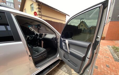 Toyota Land Cruiser Prado 150 рестайлинг 2, 2012 год, 2 650 000 рублей, 17 фотография