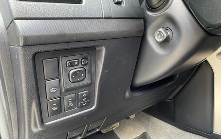 Toyota Land Cruiser Prado 150 рестайлинг 2, 2012 год, 2 650 000 рублей, 26 фотография