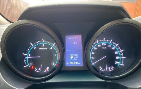 Toyota Land Cruiser Prado 150 рестайлинг 2, 2012 год, 2 650 000 рублей, 31 фотография