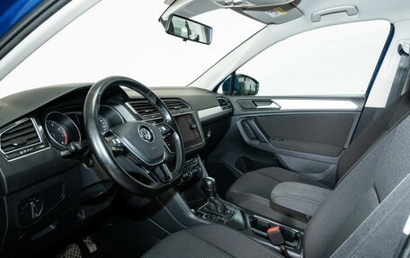 Volkswagen Tiguan II, 2020 год, 2 598 000 рублей, 5 фотография