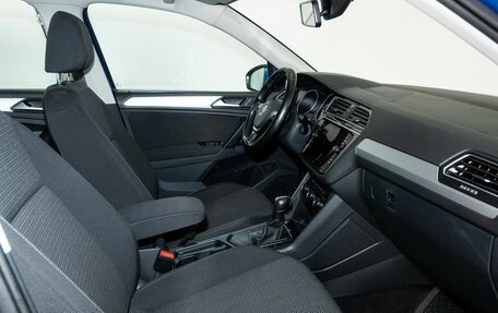 Volkswagen Tiguan II, 2020 год, 2 598 000 рублей, 6 фотография