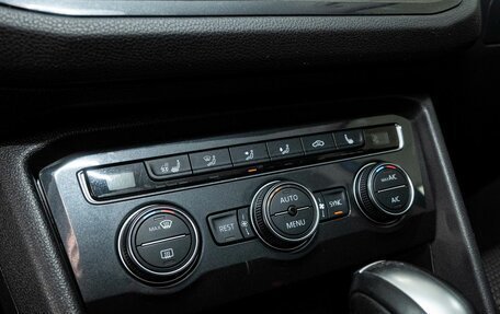 Volkswagen Tiguan II, 2020 год, 2 598 000 рублей, 11 фотография