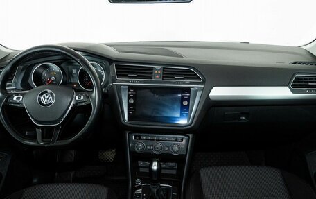 Volkswagen Tiguan II, 2020 год, 2 598 000 рублей, 7 фотография