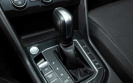 Volkswagen Tiguan II, 2020 год, 2 598 000 рублей, 12 фотография