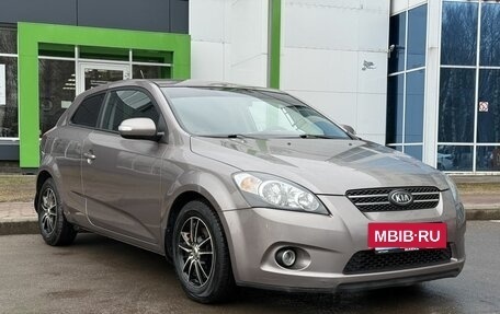 KIA cee'd I рестайлинг, 2010 год, 650 000 рублей, 3 фотография