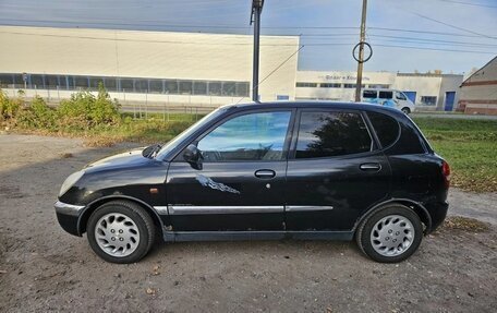 Daihatsu Sirion, 2001 год, 220 000 рублей, 2 фотография