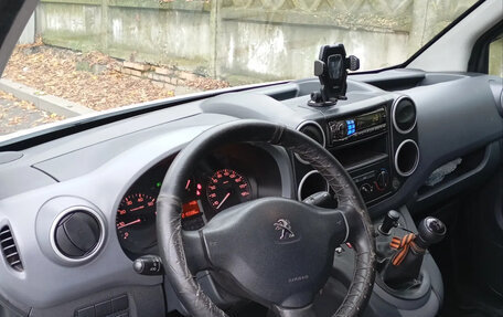 Peugeot Partner II рестайлинг 2, 2016 год, 980 000 рублей, 7 фотография