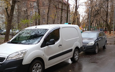 Peugeot Partner II рестайлинг 2, 2016 год, 980 000 рублей, 2 фотография