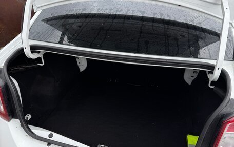 Renault Logan II, 2018 год, 850 000 рублей, 5 фотография