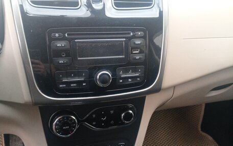 Renault Logan I, 2015 год, 835 000 рублей, 7 фотография