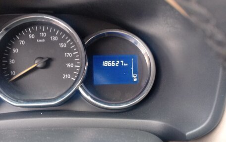 Renault Logan I, 2015 год, 835 000 рублей, 6 фотография