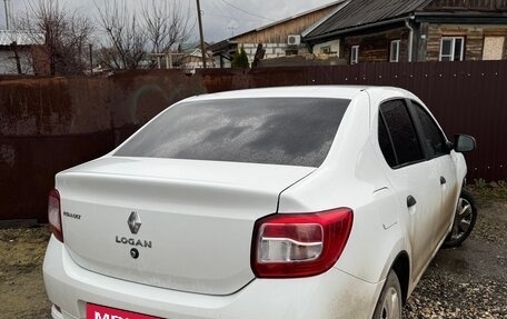 Renault Logan II, 2018 год, 850 000 рублей, 2 фотография