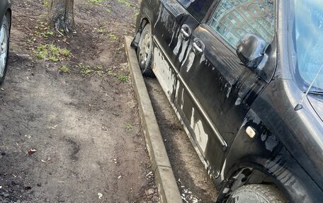 KIA Carnival III, 2005 год, 250 000 рублей, 2 фотография