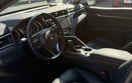 Toyota Camry, 2018 год, 2 950 000 рублей, 6 фотография