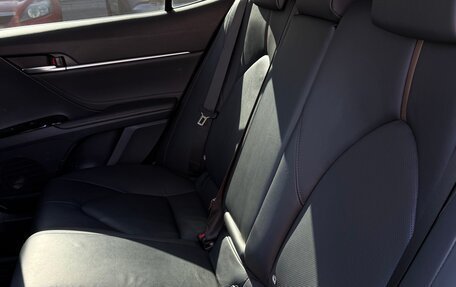 Toyota Camry, 2018 год, 2 950 000 рублей, 10 фотография