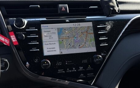 Toyota Camry, 2018 год, 2 950 000 рублей, 8 фотография