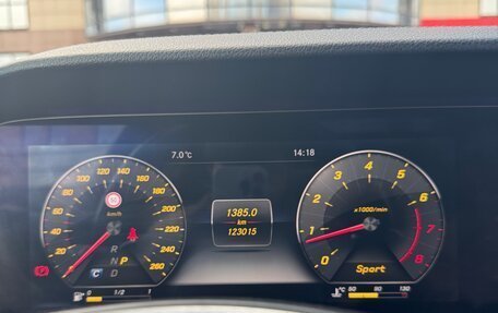 Mercedes-Benz E-Класс, 2018 год, 3 700 000 рублей, 10 фотография