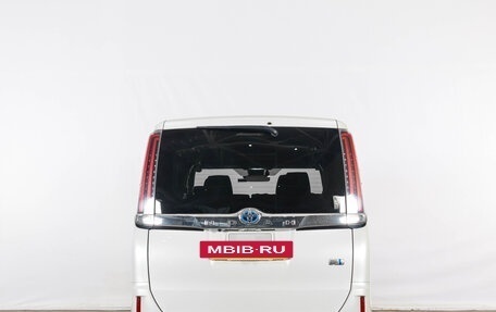 Toyota Noah III, 2018 год, 2 529 000 рублей, 6 фотография