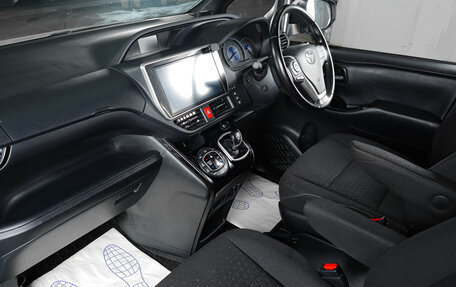 Toyota Noah III, 2018 год, 2 529 000 рублей, 11 фотография