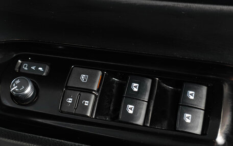 Toyota Noah III, 2018 год, 2 529 000 рублей, 18 фотография