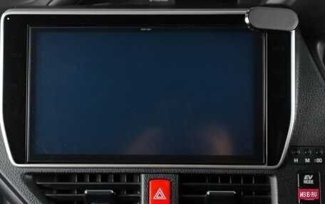 Toyota Noah III, 2018 год, 2 529 000 рублей, 16 фотография